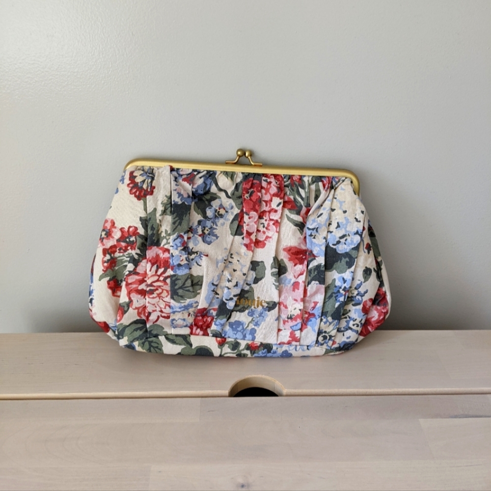 Rouje pouch